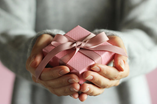 Anniversary Gift Guide: Jewelry & Gemstones for Each Year (Part 2)