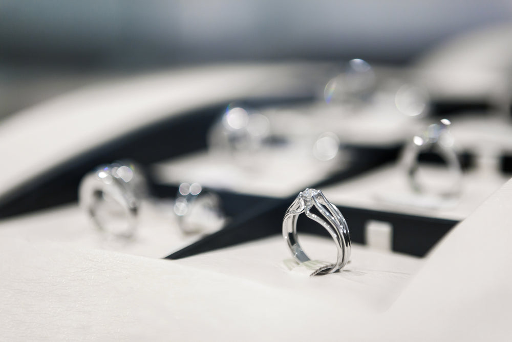 What’s the Difference Between White Gold and Platinum?