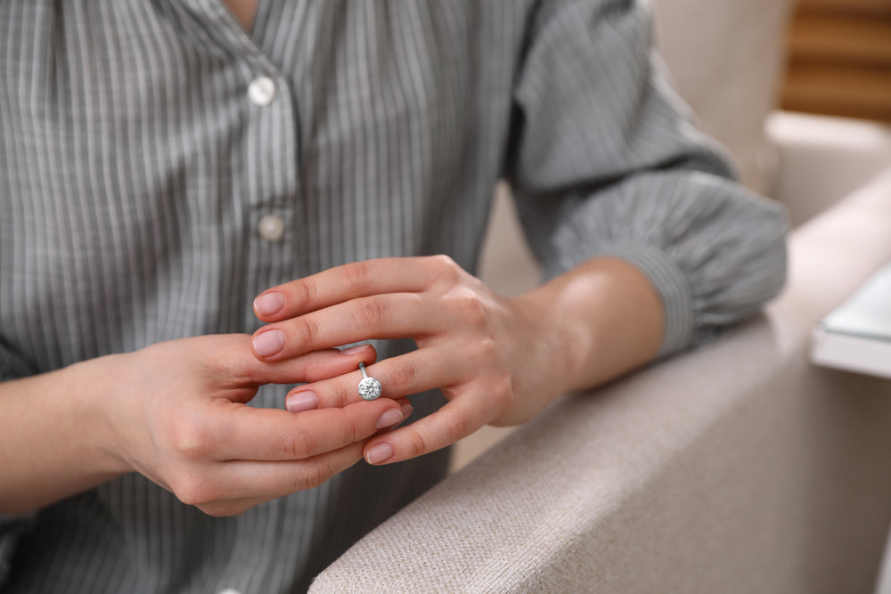 When Should You Take Off Your Engagement Ring?