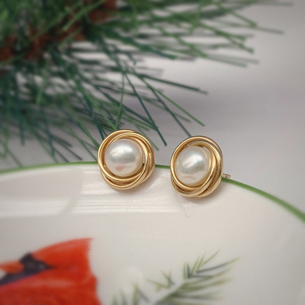 The Classic Knot Pearl Earrings